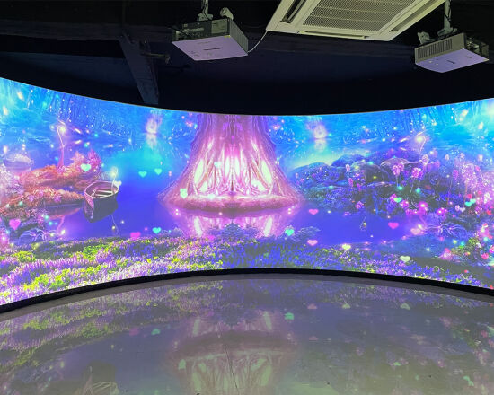 Головна інноваційна сцена закладу Intersens — фото 1