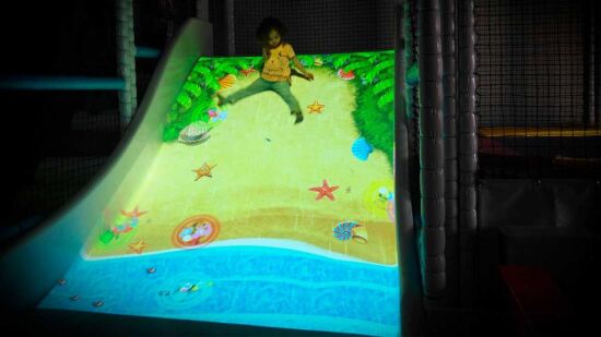 Інтерактивна гірка Happy Jump — фото 1